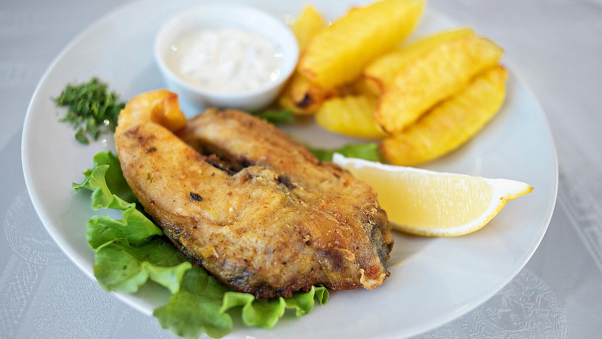 Врач рассказала, кому стоит отказаться от употребления жирной рыбы