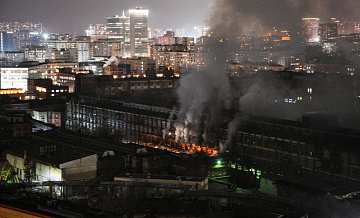 СК возбудил дело после пожара в здании Электрозавода в Москве