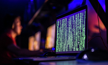 В ЕС опасаются, что хакеры с помощью ИИ смогут взламывать банки за часы