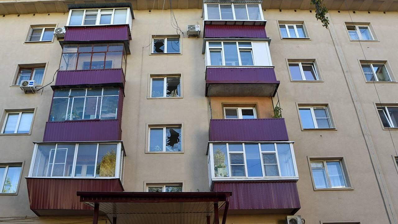 В Курске многоквартирный дом пострадал из-за внешнего воздействия