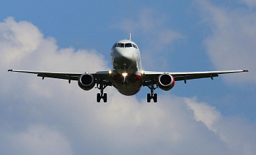 Источник назвал причину возвращения SSJ-100 в "Пулково"