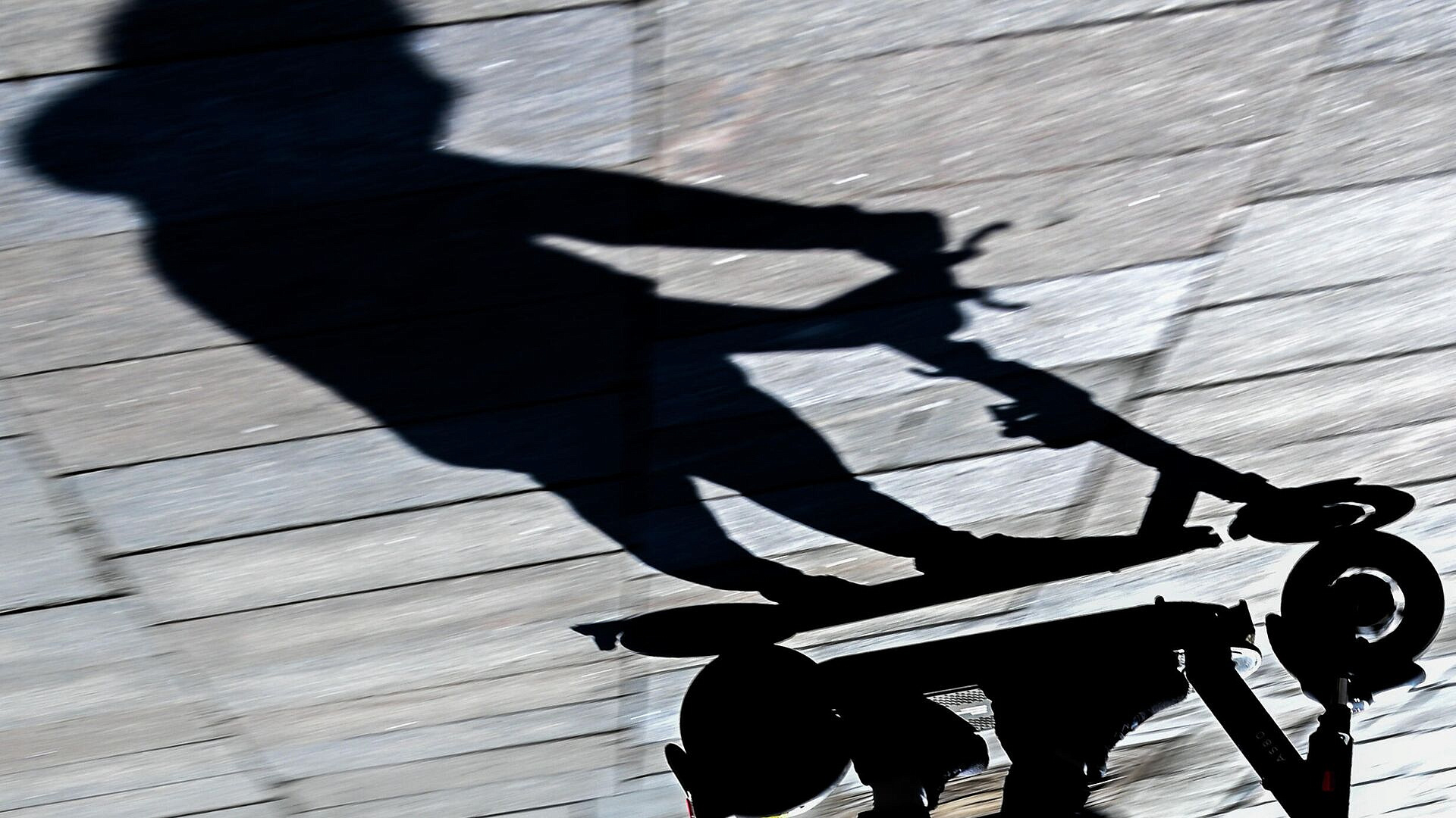 Жителя Москвы лишили прав за управление электросамокатом в нетрезвом виде