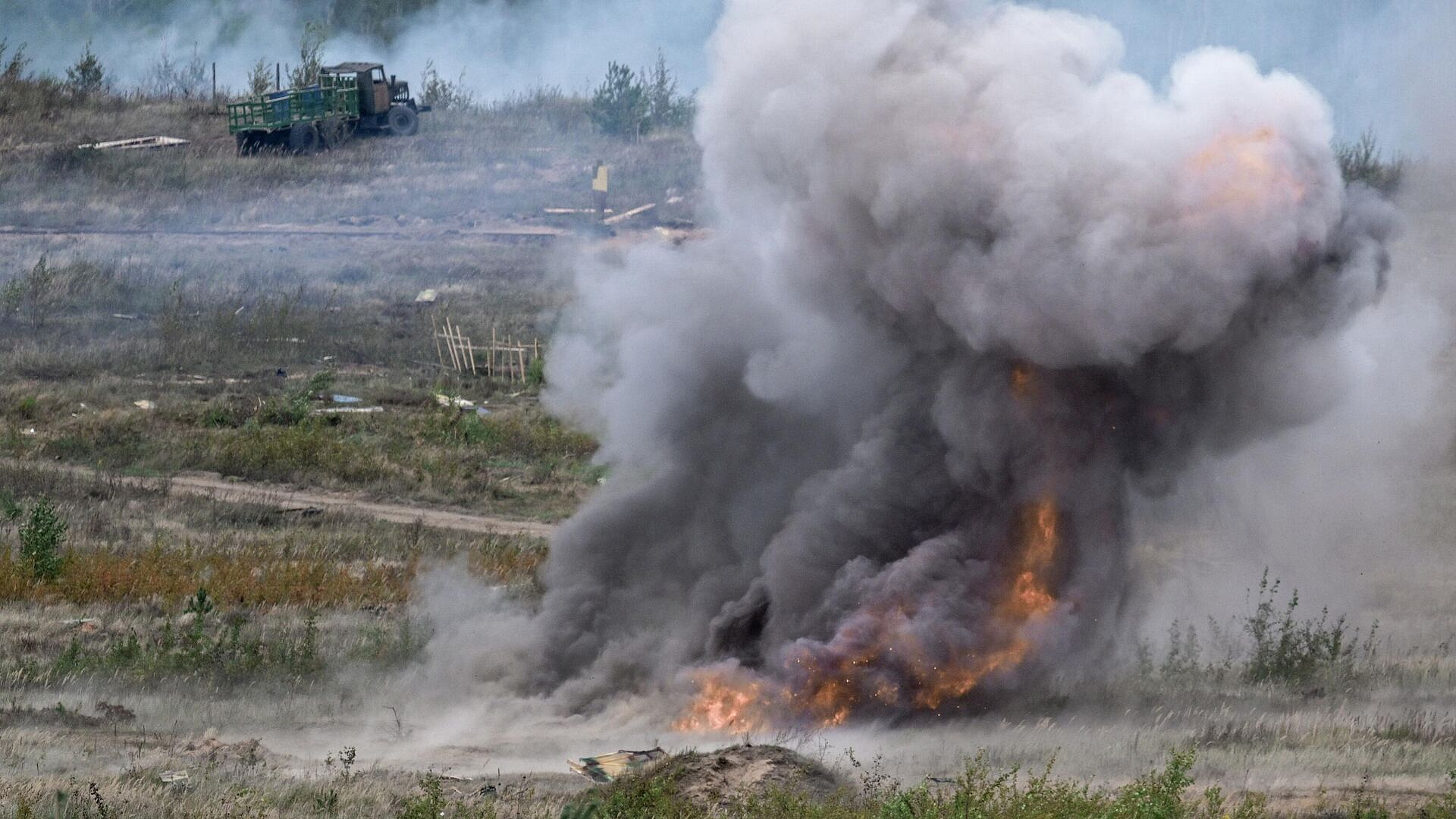 "Ничтожные личности": французы набросились на ЕС из-за российских учений 