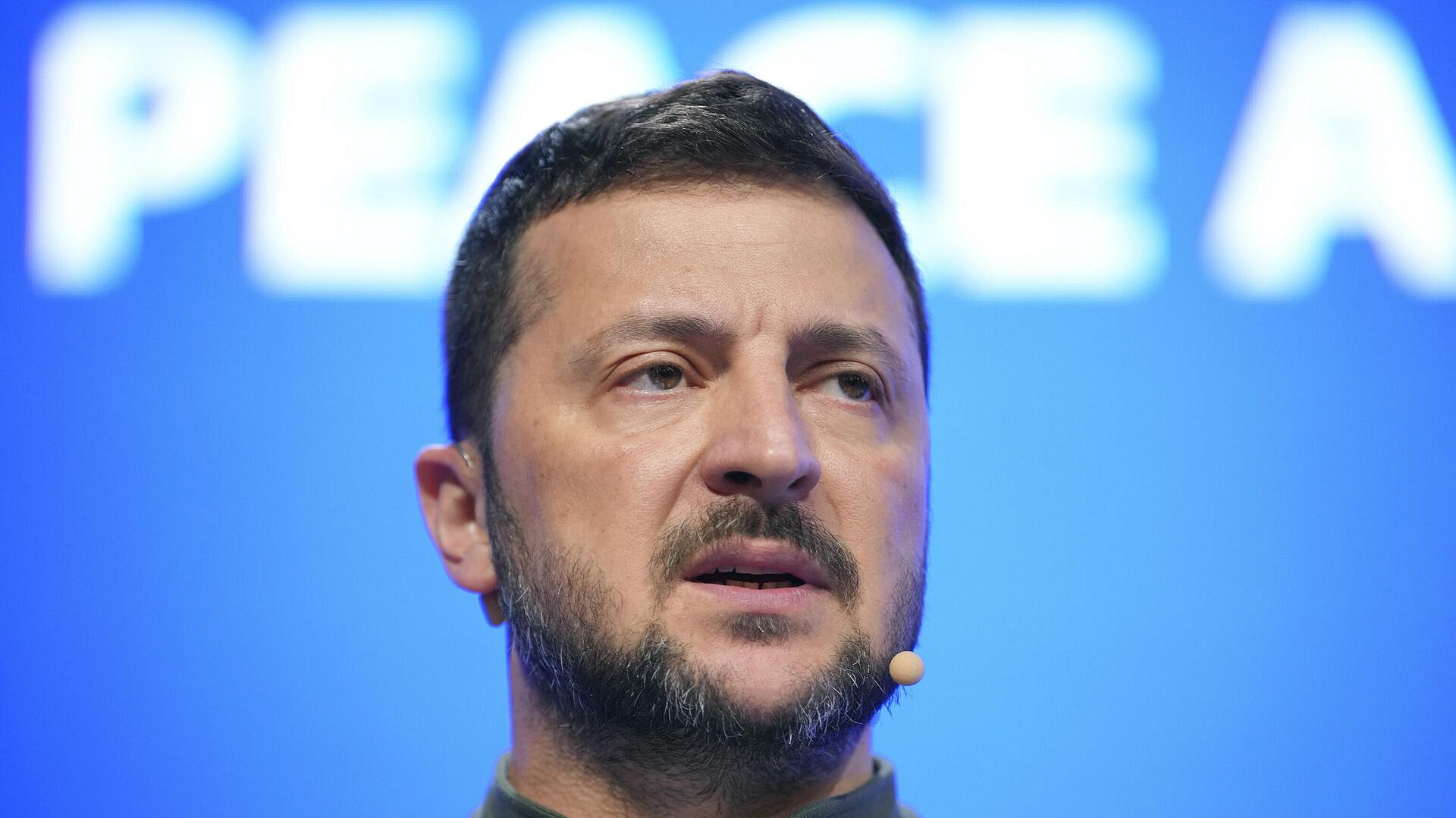 Очевидно, что Запад будет убирать Зеленского, заявил Песков