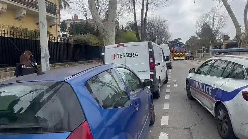 Франция не хочет усиливать безопасность российских госзагранучреждений