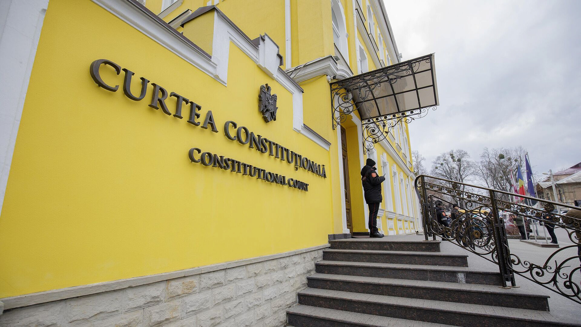 Молдавская оппозиция оспорила закон о голосовании по почте