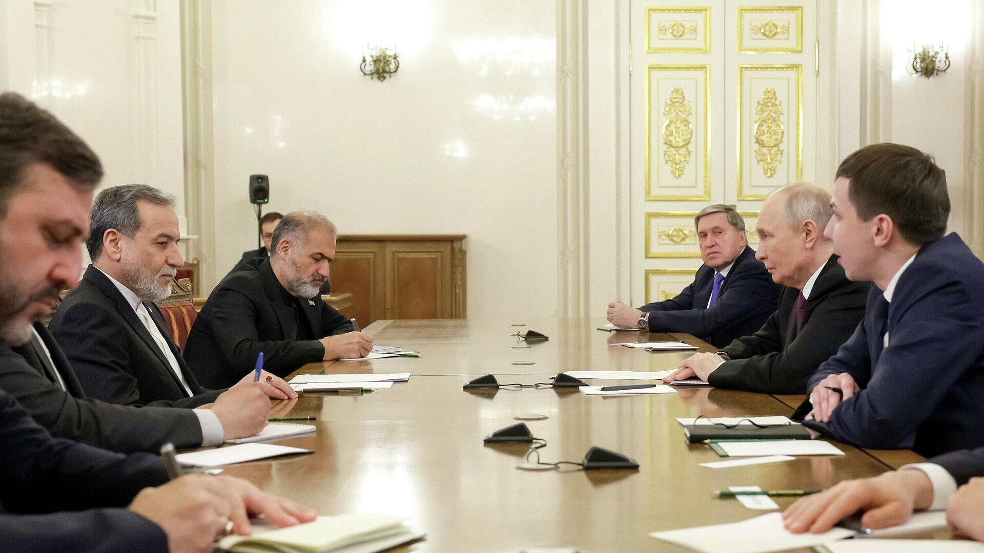 В МИД Ирана рассказали, что обсудили Путин и Аракчи