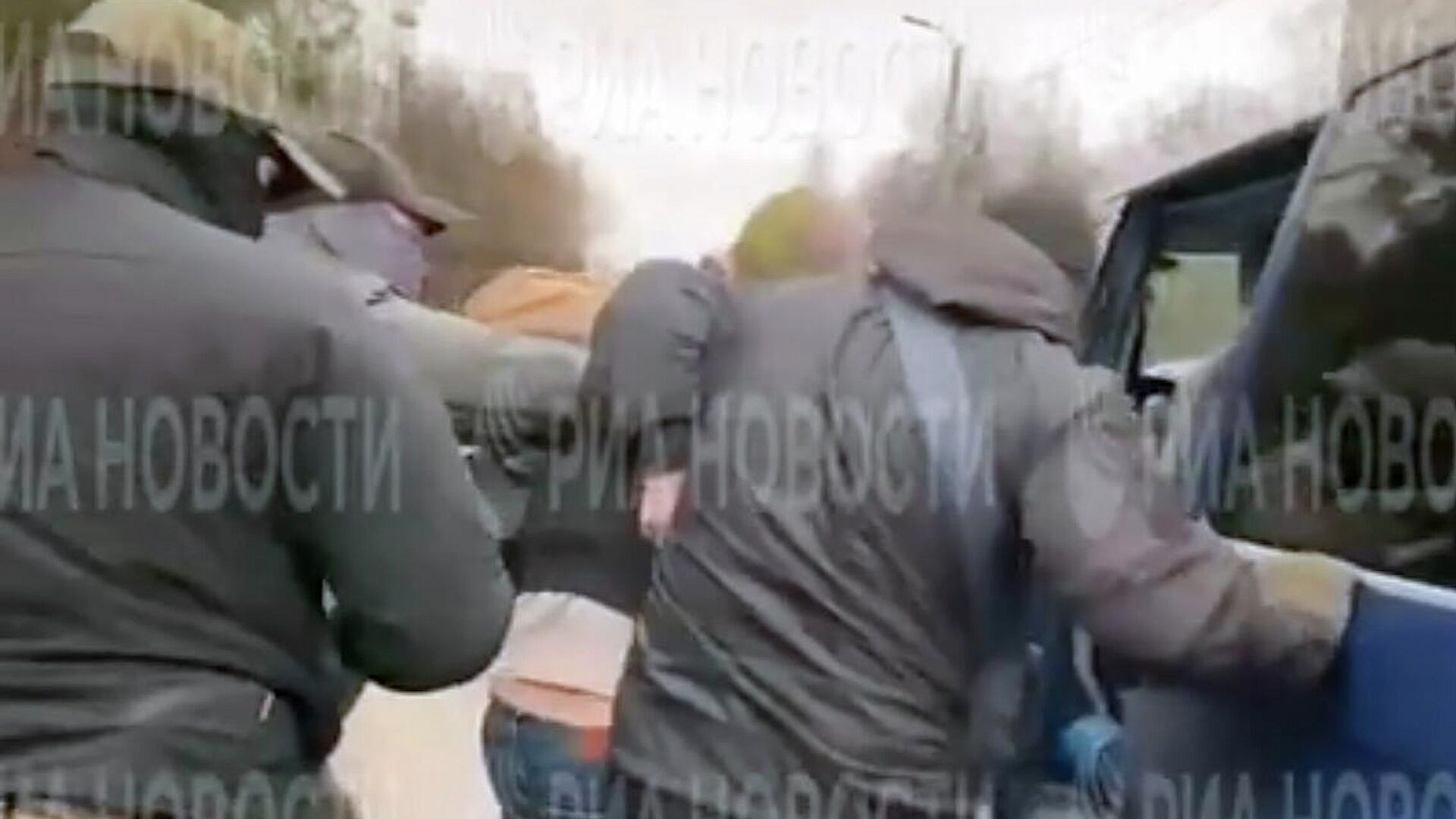 Суд оставил под стражей журналиста "Новой газеты" Ролдугина