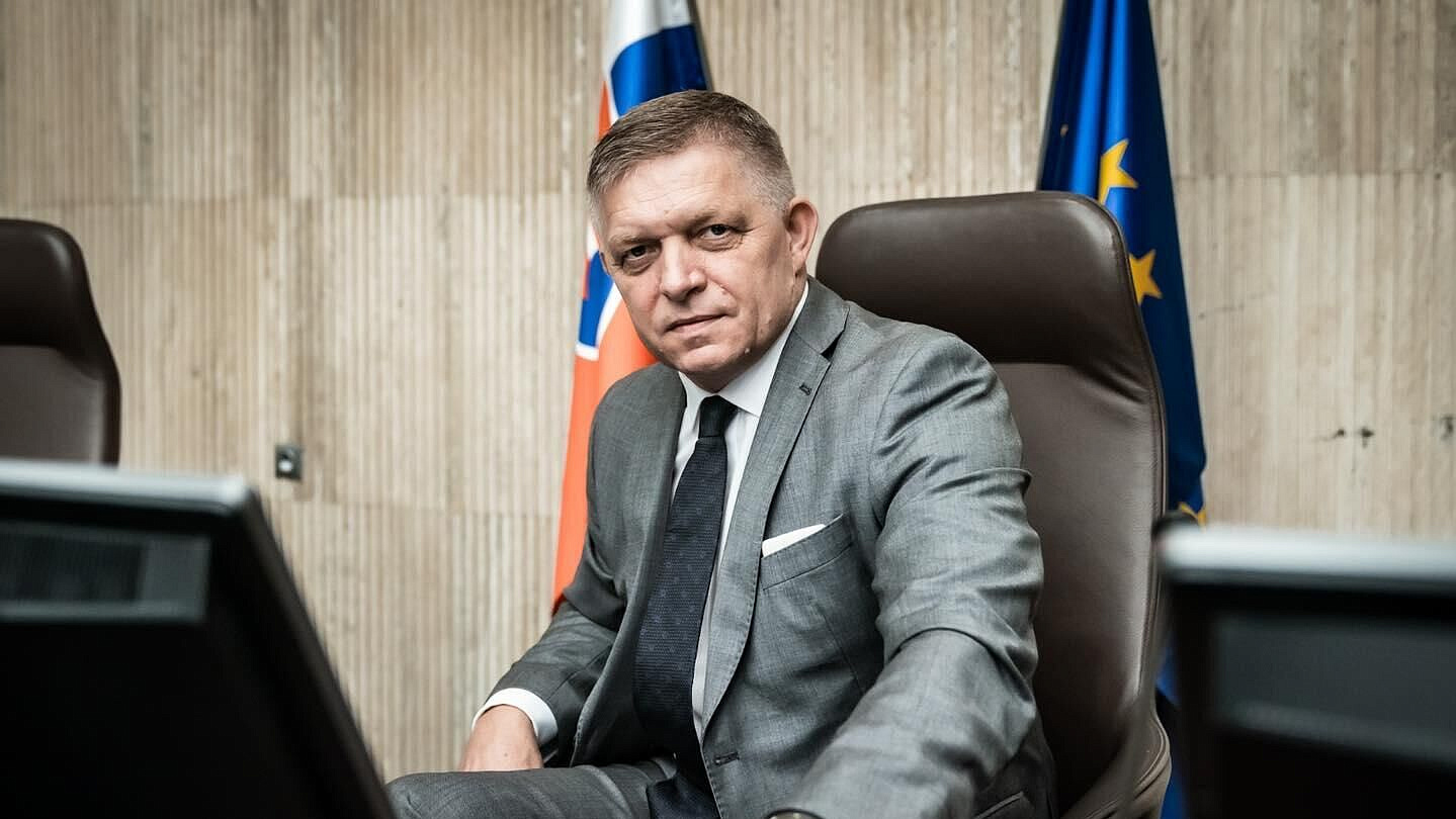 Фицо считает ошибкой отказ от  кандидатуры Шредера в переговорах с Россией
