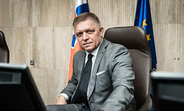 Фицо считает ошибкой отказ от  кандидатуры Шредера в переговорах с Россией