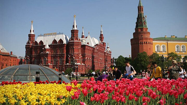 Названы популярные направления для туризма по России на майские праздники