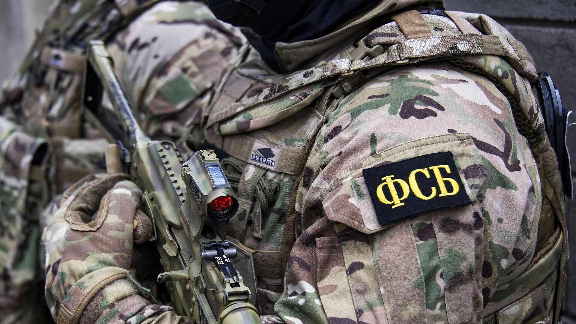 В Крыму задержали мужчину и женщину, готовивших теракты