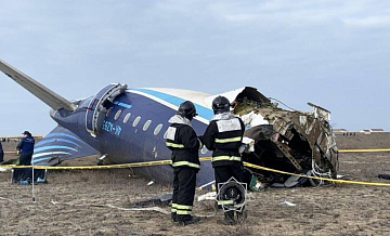 В Казахстане пообещали ускорить расследование крушения самолета AZAL