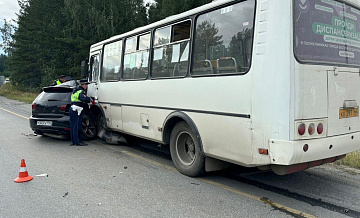 В Свердловской области два человека погибли в ДТП с автобусом