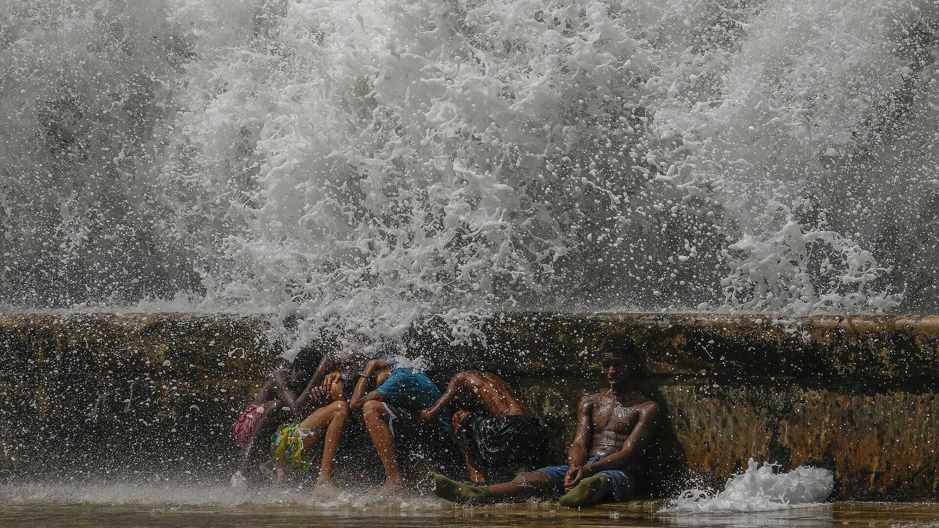 На Кубе из-за урагана "Оскар" погибли восемь человек