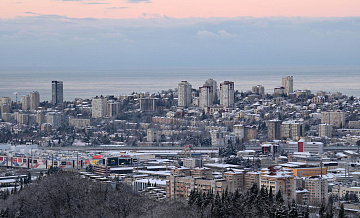 В Сочи зафиксировали точечные отключения света из-за непогоды