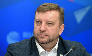 Запад пытается помешать голосованию россиян за рубежом, заявил сенатор