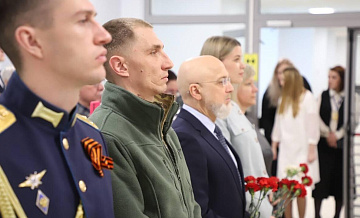 "Парту героя" в честь бойца спецоперации открыли в школе в Карелии