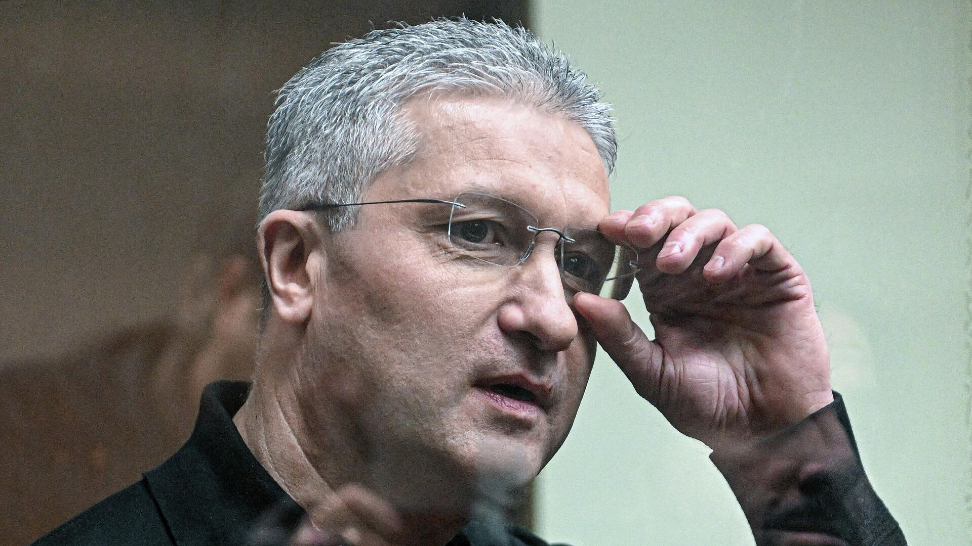 Суд признал долг экс-замминистра обороны Иванова перед "Жилищником"