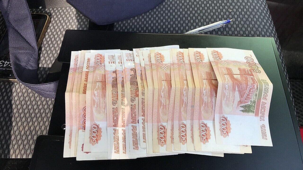 Главврача больницы в Хабаровском крае обвиняют в получении взятки