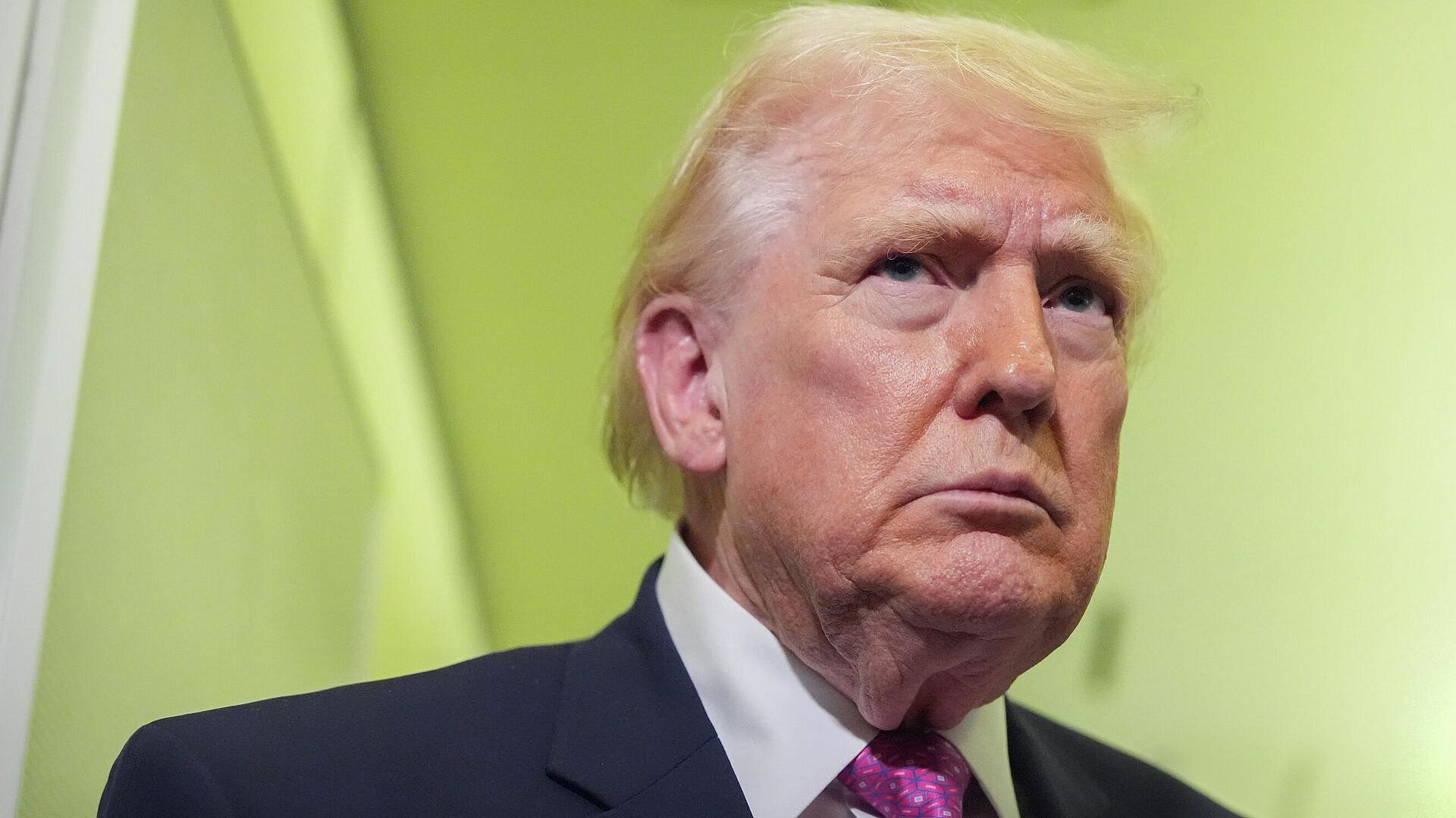 Трамп утверждает, что его не беспокоят удары Ирана по объектам компаний США