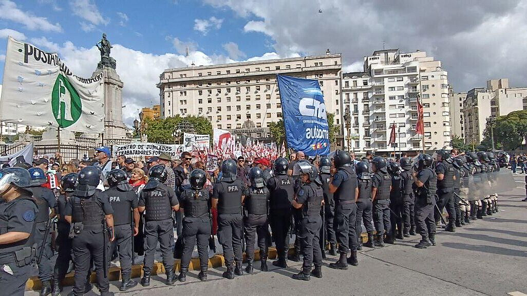 ���: ����� 50 ������� ���������� � ���� ��������� � ������-������