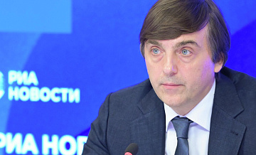 Кравцов призвал обеспечить безопасность учащихся во время сильных морозов