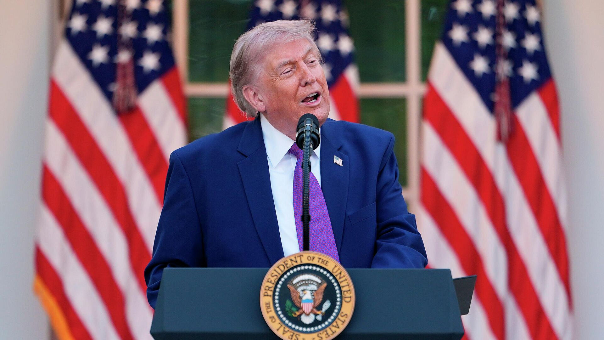 Трамп заявил, что поддерживает идею встречи Путина и Зеленского