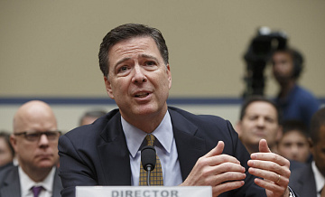 Экс-главе ФБР выписали повестку после угроз Трампа, пишут СМИ