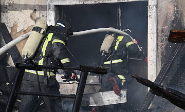 В Шебекино из-за атаки дрона загорелось складское помещение