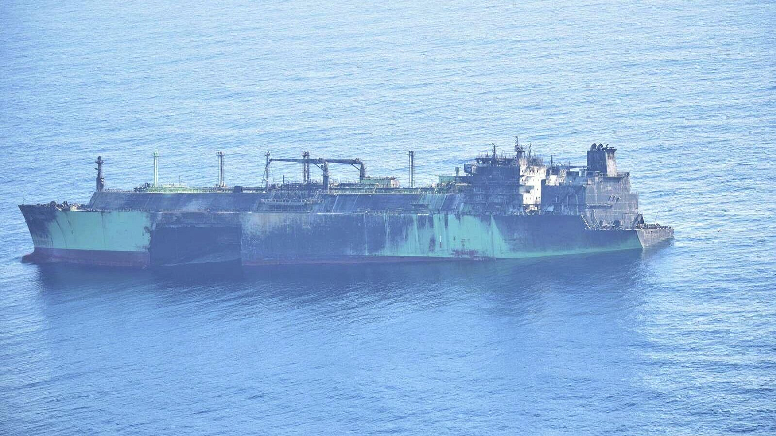 Ливия хочет отбуксировать российский газовоз за пределы территориальных вод