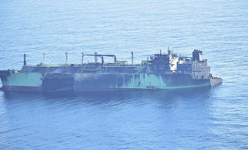 Ливия хочет отбуксировать российский газовоз за пределы территориальных вод