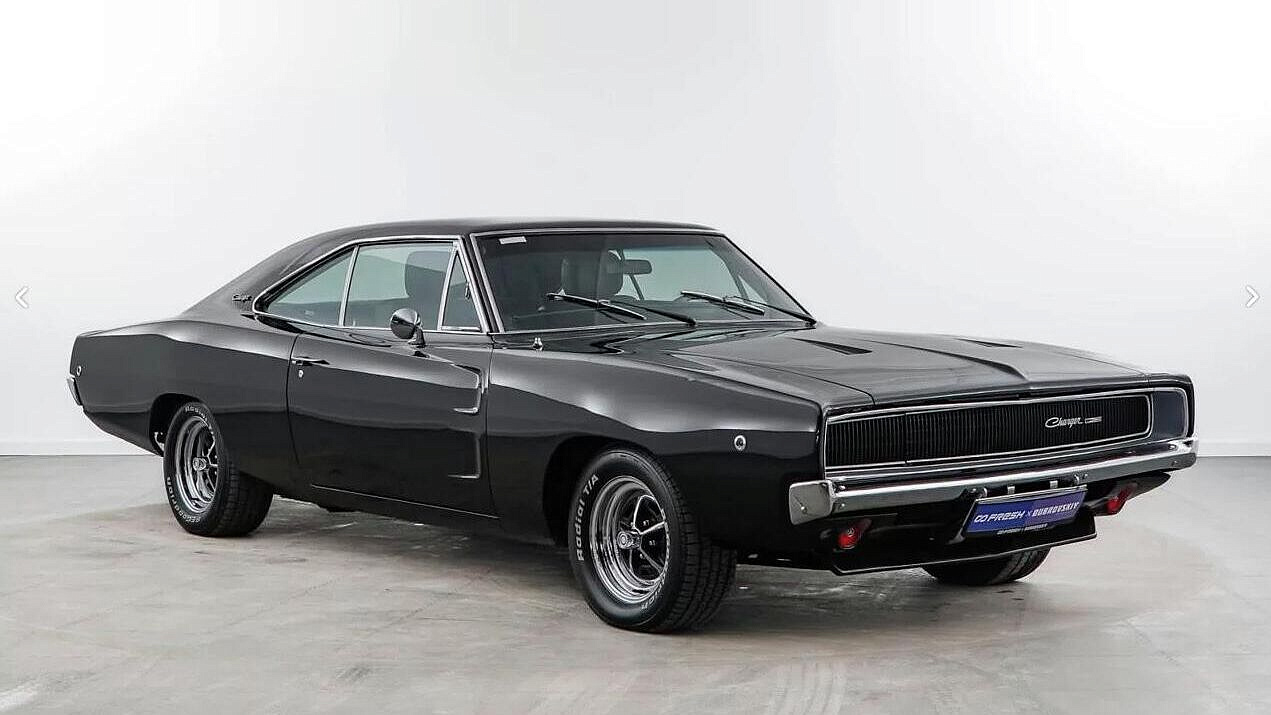 Культовое авто актера Чадова выставили на продажу в Москве за 25 млн рублей