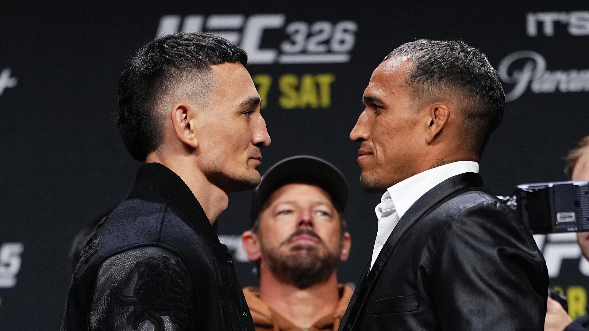 И это "самые опасные ублюдки"? Побитые легенды дерутся за странный пояс UFC