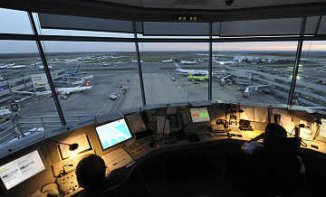   Boeing-777,   ,  425 