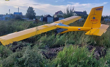Легкомоторный самолет совершил жесткую посадку в Красноярском крае