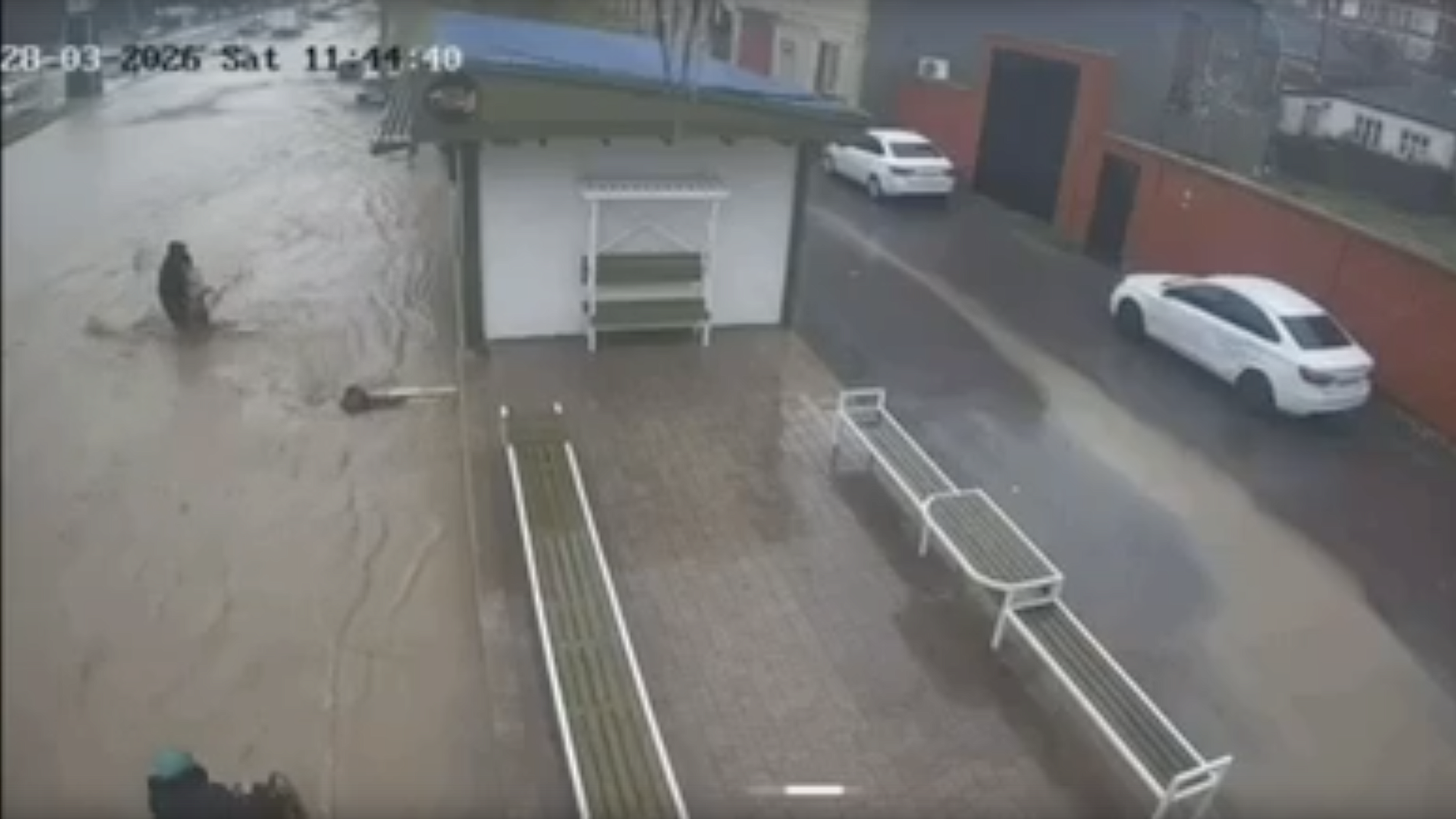 Спасший девочку во время наводнения в Махачкале не считает себя героем