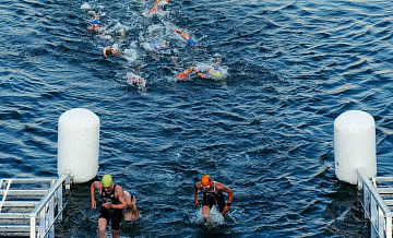 Муратов занял 15-е место в заплыве на открытой воде на ЧЕ
