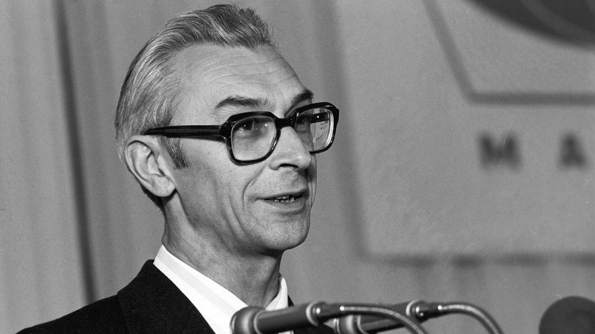 В России отметят 95-летие академика Костомарова