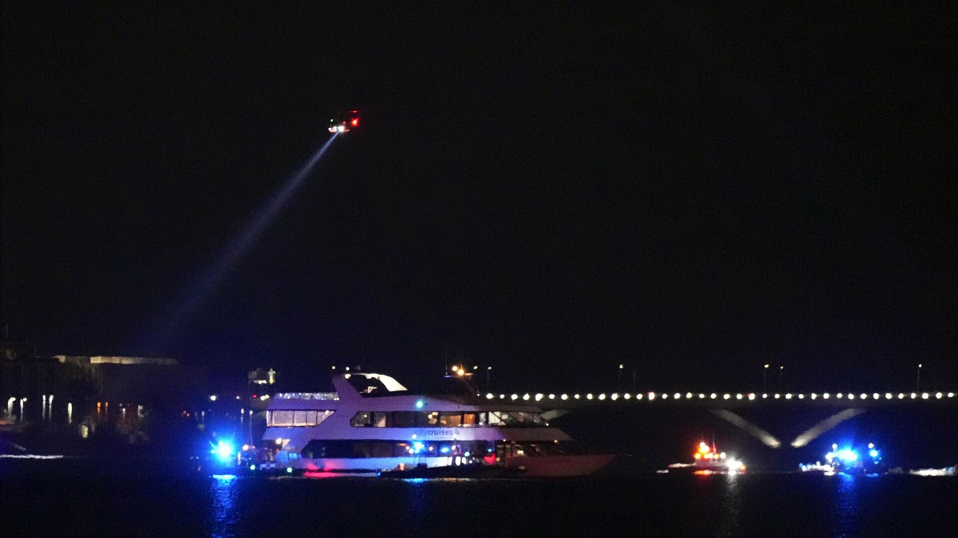 СМИ: пилоты пассажирского самолета в Вашингтоне могли не увидеть вертолет