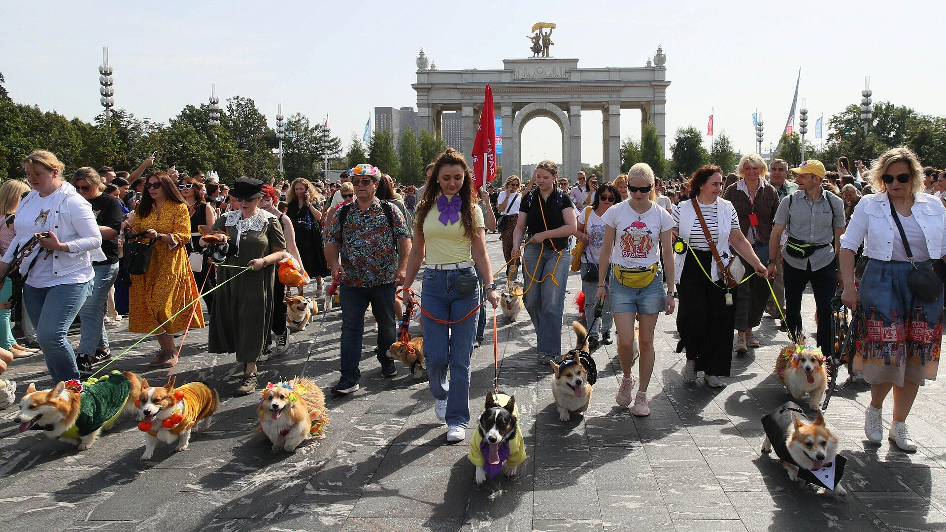 На ВДНХ прошел первый парад корги
