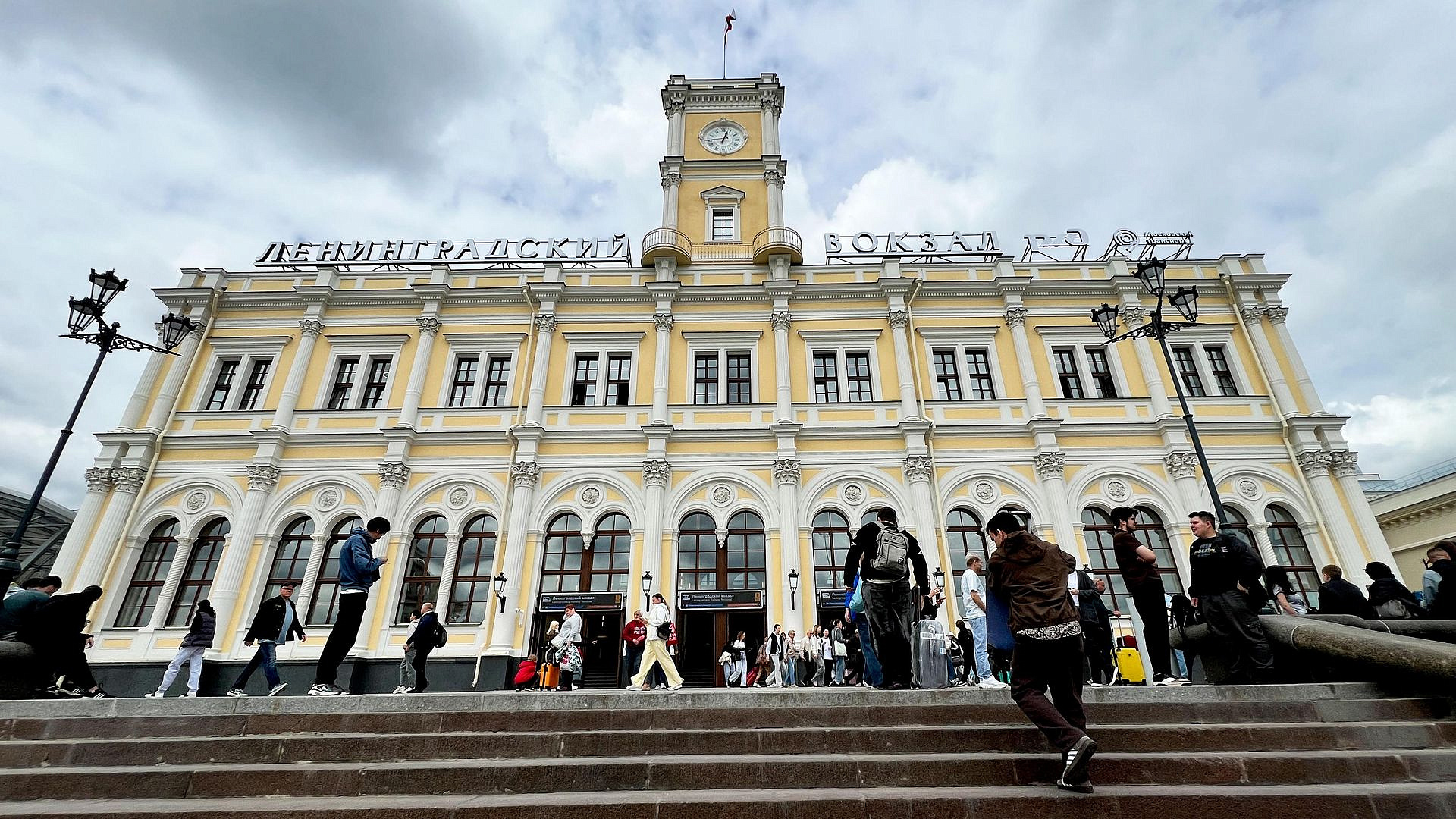 В Москве пассажиры выбрали главный аромат для Ленинградского вокзала