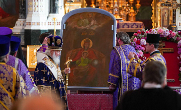 В храм Христа Спасителя привезли чудотворную Державную икону Богородицы