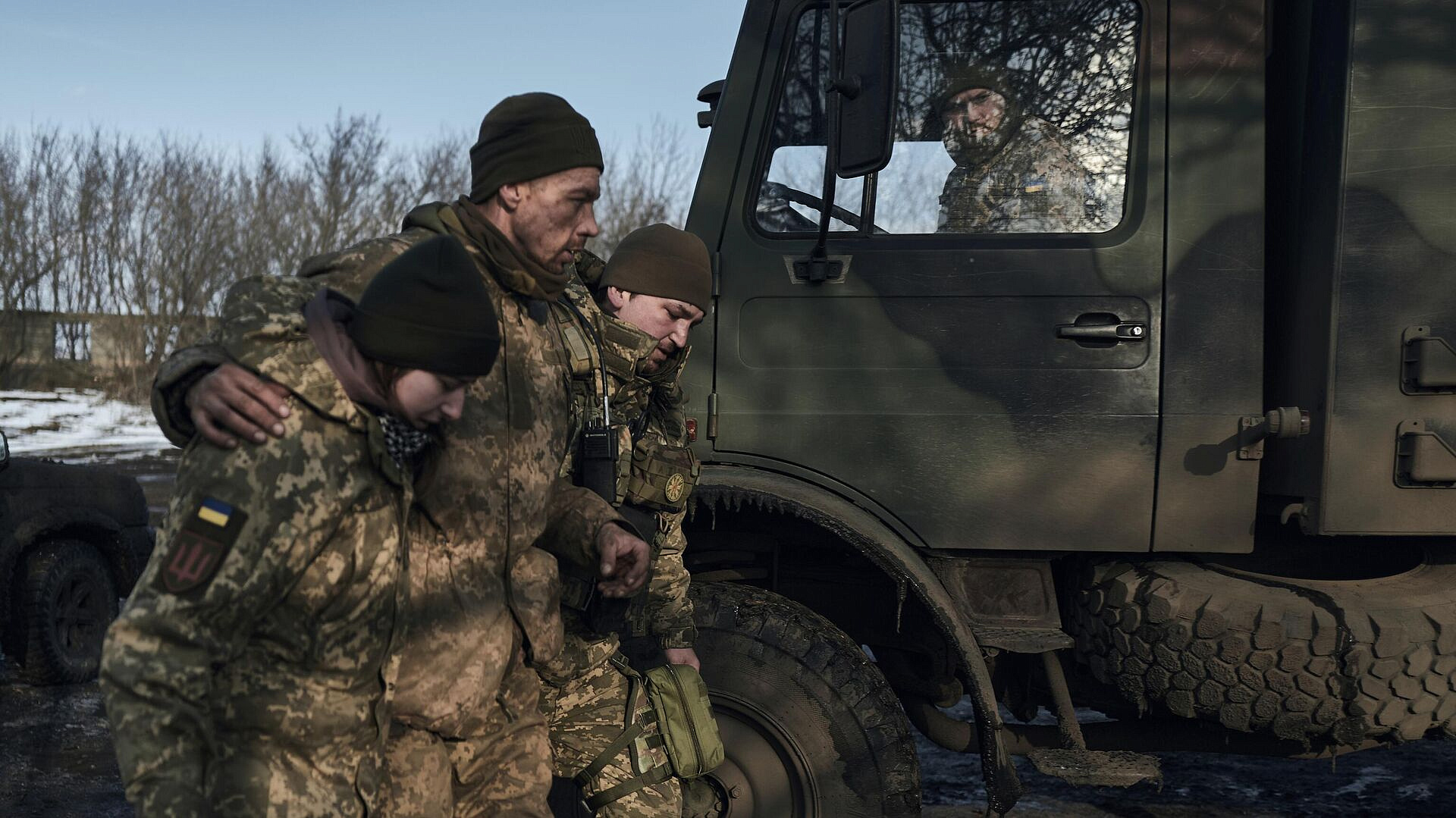 ��� ����� �������� ����� 300 ����� ������� �� ���� ��� �� ����� �����������