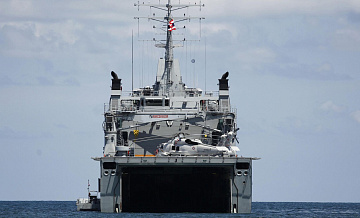 Грузовое судно под флагом Таиланда село на мель у побережья Ирана