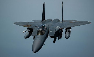 Три американских истребителя F-15E были сбиты по ошибке, пишут СМИ