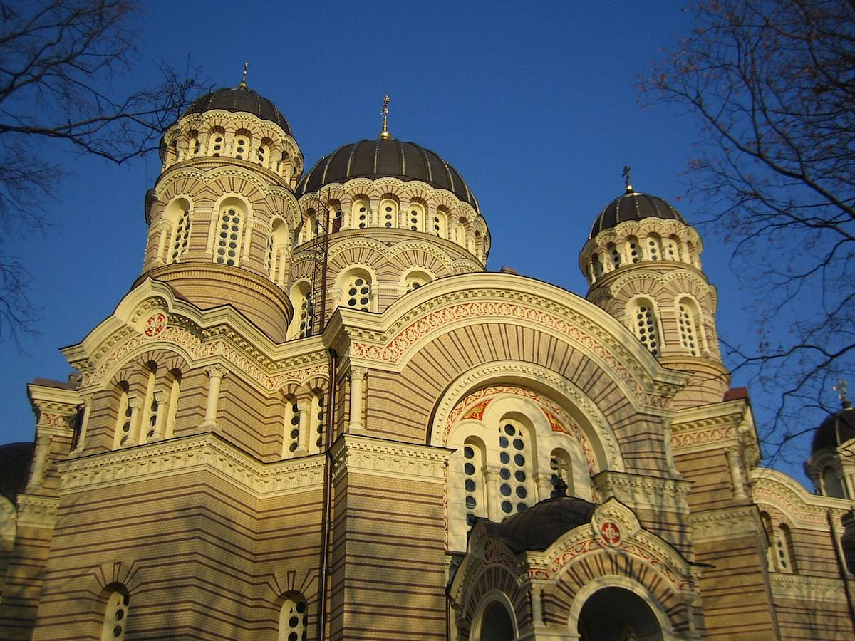 Латвия дерусифицирует православную церковь 