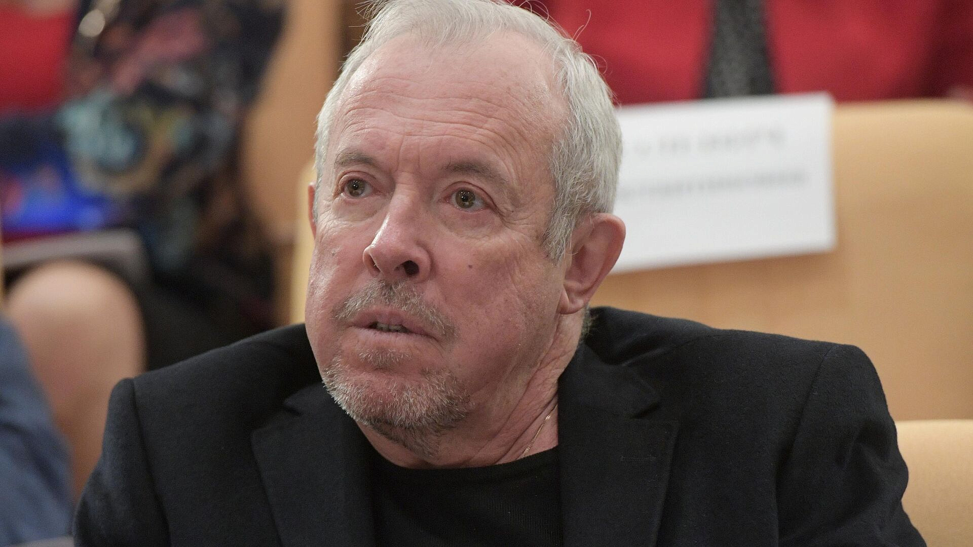 ФНС закрыла компанию "Философия ненасилия" музыканта Макаревича*