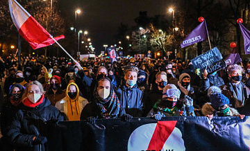 Бунт Польши против ЕС закончится огромными убытками