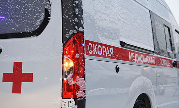 В Омске три женщины пострадали при столкновении автобуса с грузовиком